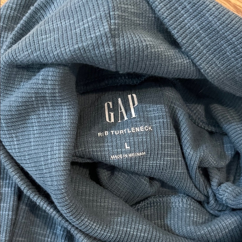 GAP Ribbed Blue Turtleneck - Picture 2 of 4